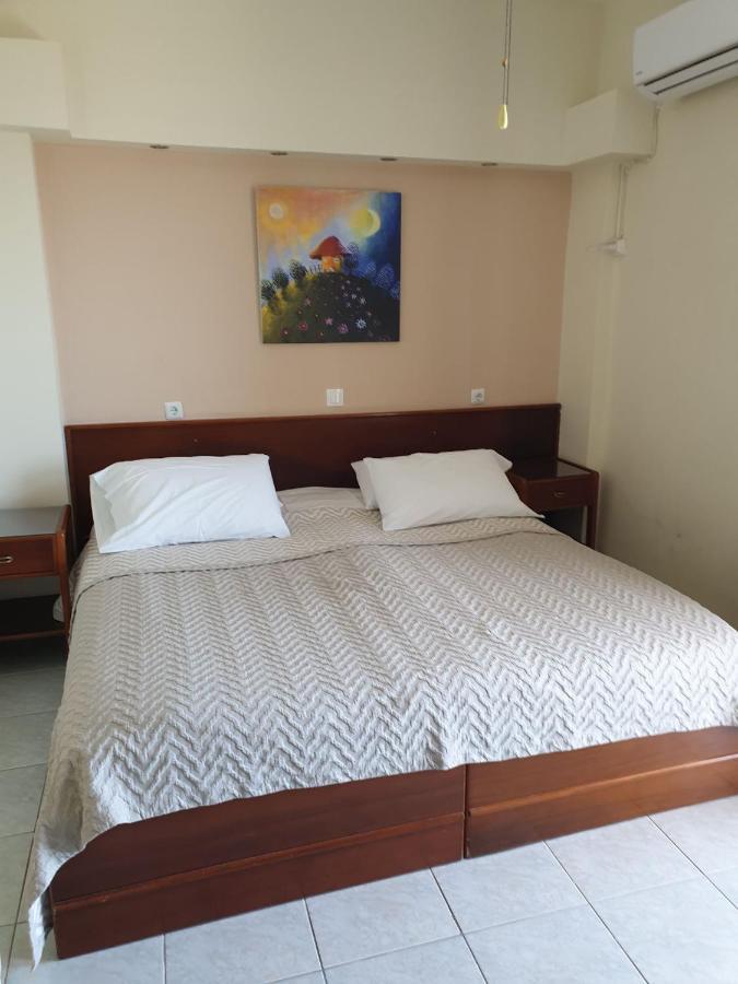איה אפימיה Ballas Apartments מראה חיצוני תמונה