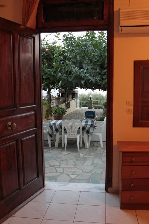 איה אפימיה Ballas Apartments חדר תמונה