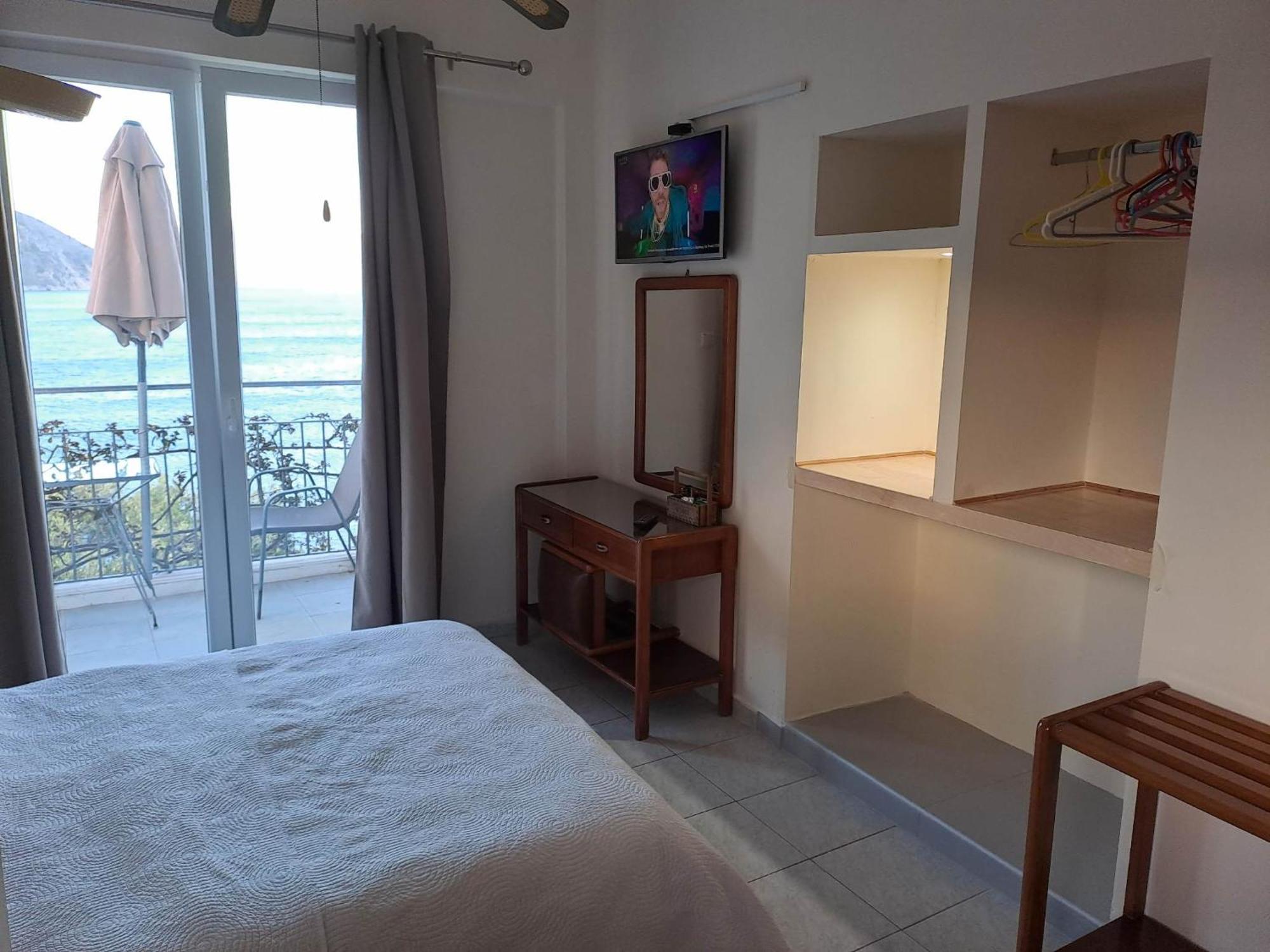 איה אפימיה Ballas Apartments מראה חיצוני תמונה