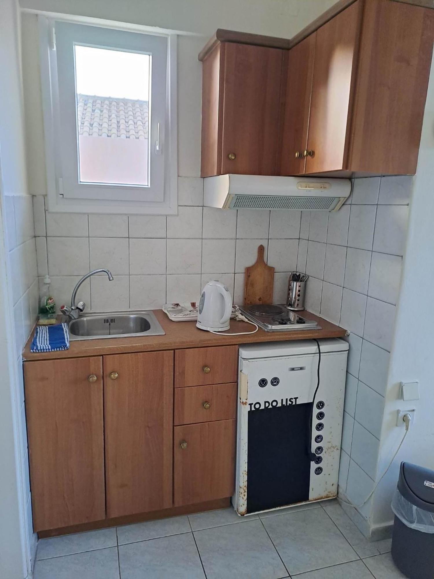 איה אפימיה Ballas Apartments מראה חיצוני תמונה
