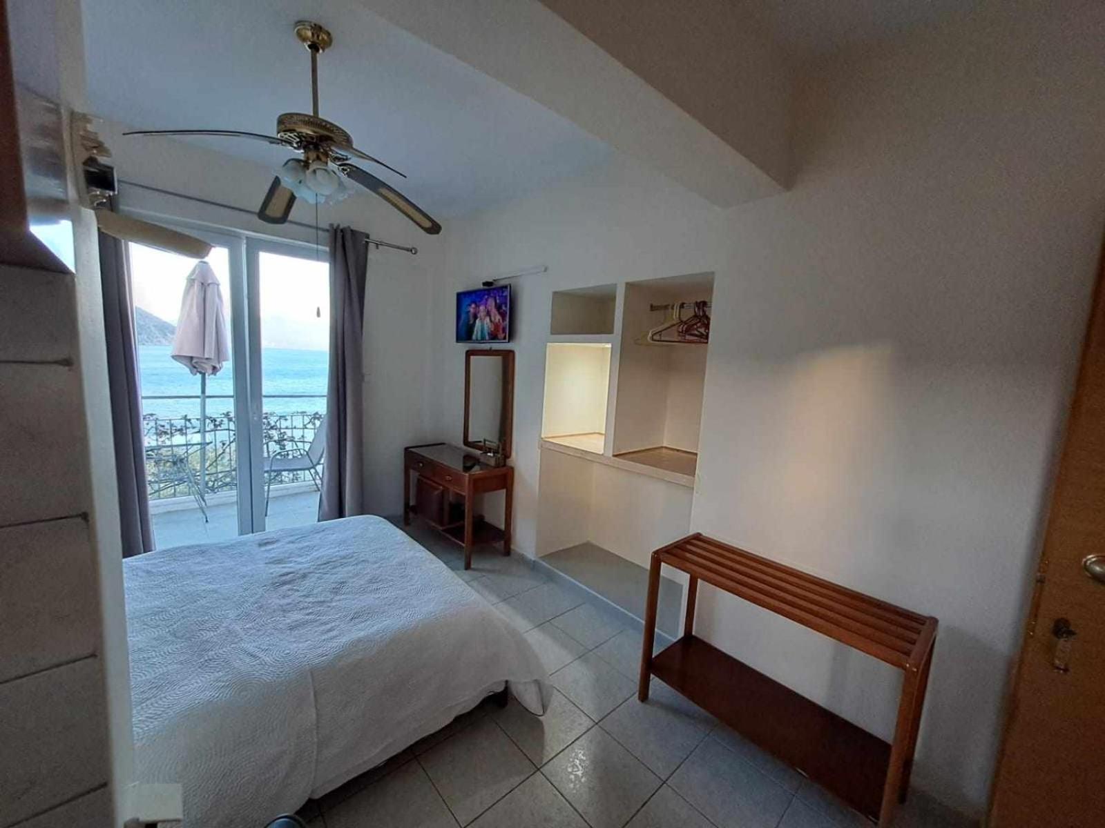 איה אפימיה Ballas Apartments מראה חיצוני תמונה