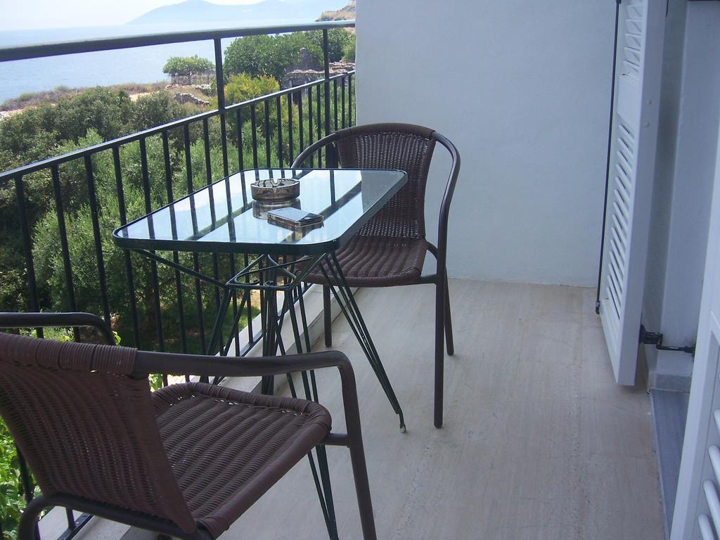 איה אפימיה Ballas Apartments חדר תמונה